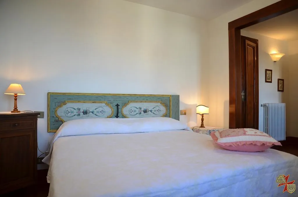 Donnaberarda Apartment Cortona 0*,  Italy