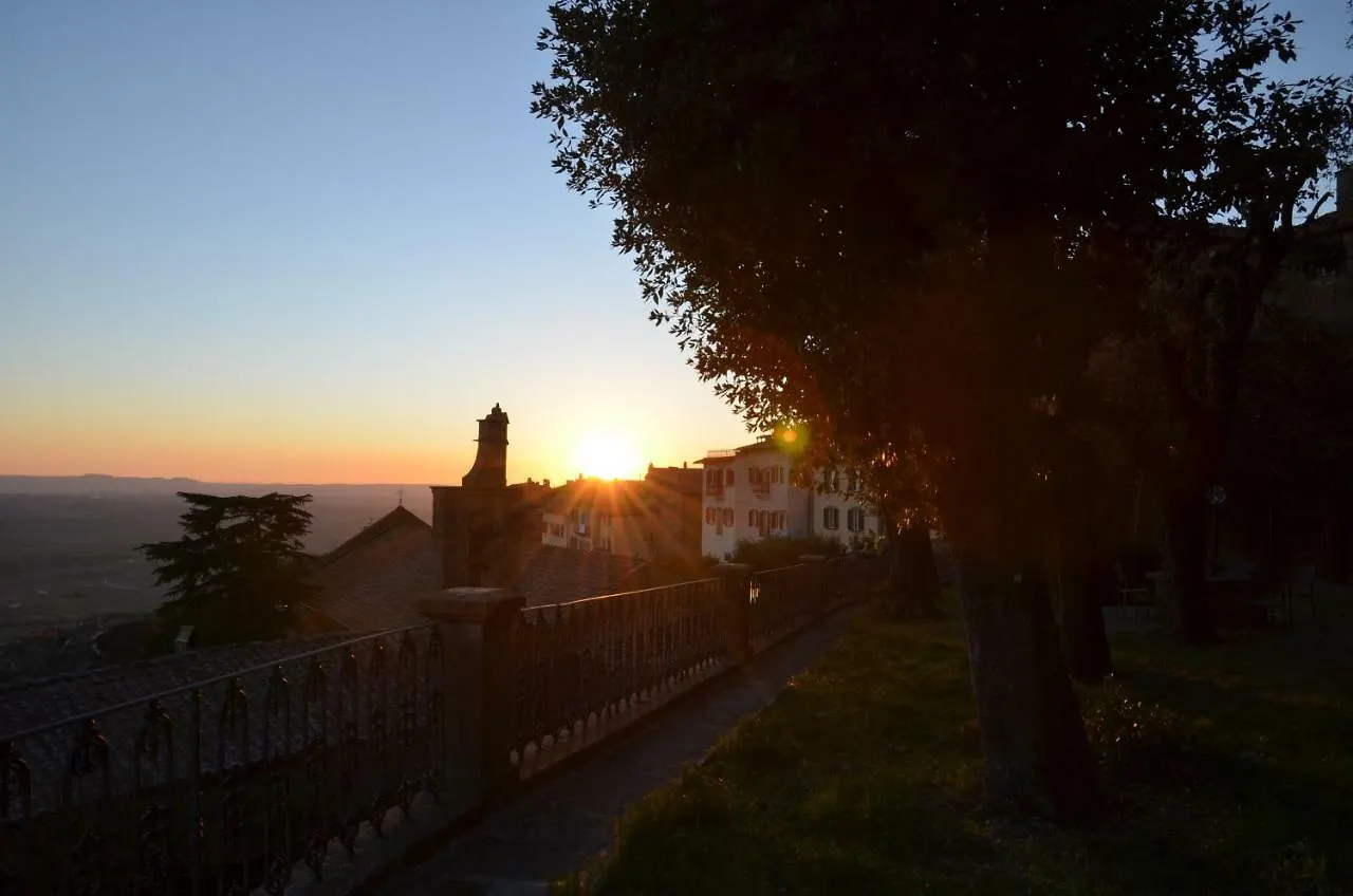 Donnaberarda Apartment Cortona Italy